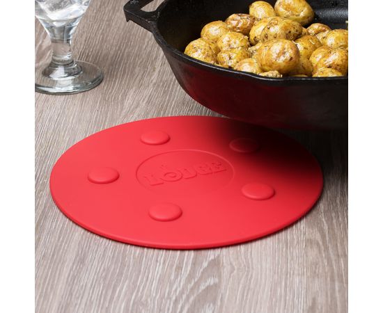 Подставка под горячее, магнитная, диаметр: 18 см, материал: силикон, цвет: красный, ASLMT41, LODGE, США, фото , изображение 7