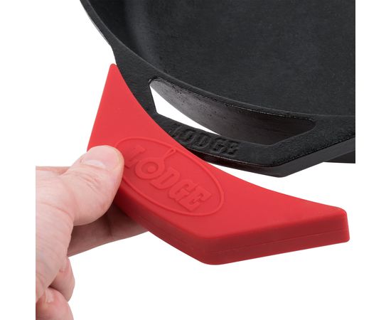 Перчатка-ухват в форме трапеции, красная, силикон, Lodge, Цвет: Красный, фото , изображение 3