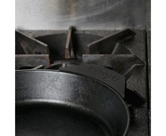 Перчатка-ухват в форме трапеции, черная, силикон, Lodge, Цвет: Черный, фото , изображение 4