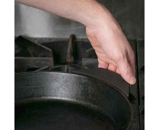 Перчатка-ухват в форме трапеции, черная, силикон, Lodge, Цвет: Черный, фото , изображение 5