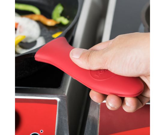 Перчатка-ухват, 14x5 см, красная, силикон, Lodge, Цвет: Красный, фото , изображение 5