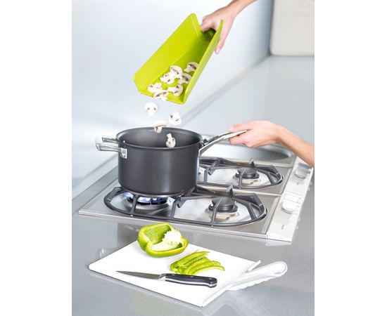 Доска разделочная Chop2Pot™ Plus средняя зеленая, Joseph Joseph, фото , изображение 3