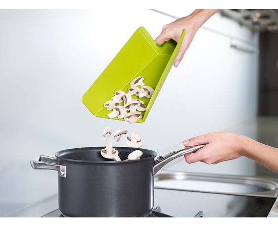 Доска разделочная Chop2Pot™ Plus средняя зеленая, Joseph Joseph, фото , изображение 4