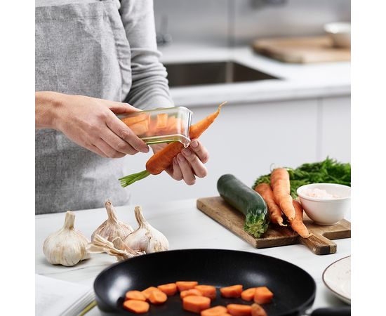 Овощечистка с горизонтальным гладким лезвием и емкостью для очисток PeelStore зеленая, Joseph Joseph, фото , изображение 2