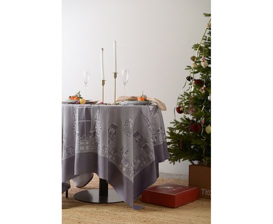 Скатерть из хлопка фиолетово-серого цвета с рисунком Щелкунчик, New Year Essential, 180х260см, Tkano, фото , изображение 2