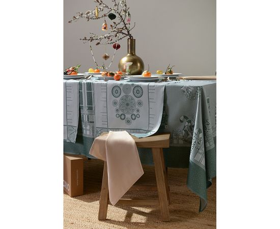 Скатерть из хлопка зеленого цвета с рисунком Щелкунчик из коллекции New Year Essential, 180х180см, Tkano, фото , изображение 2