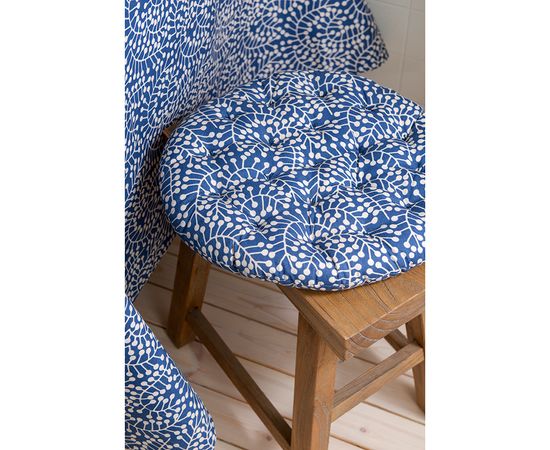 Подушка на стул круглая темно-синего цвета с принтом Спелая Смородина из коллекции Scandinavian touch, 40 см, Tkano, фото , изображение 4