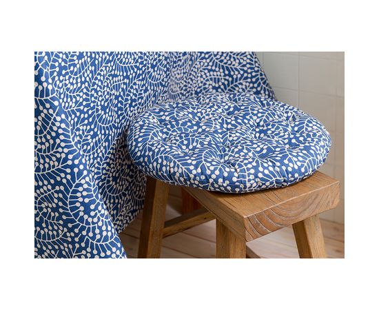 Подушка на стул круглая темно-синего цвета с принтом Спелая Смородина из коллекции Scandinavian touch, 40 см, Tkano, фото , изображение 3