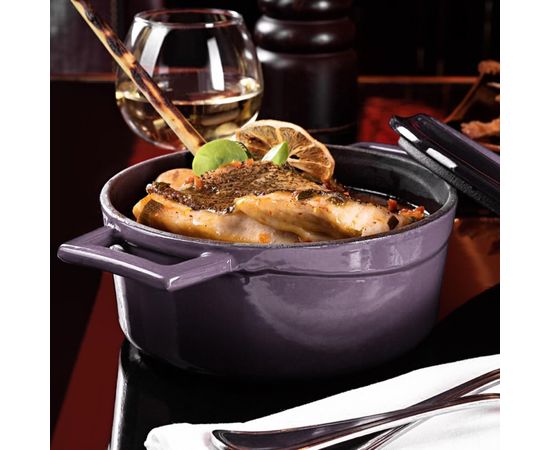 Кастрюля чугунная эмалированная фиолетовая со стеклянной крышкой, 24 см, LAVA, фото , изображение 2